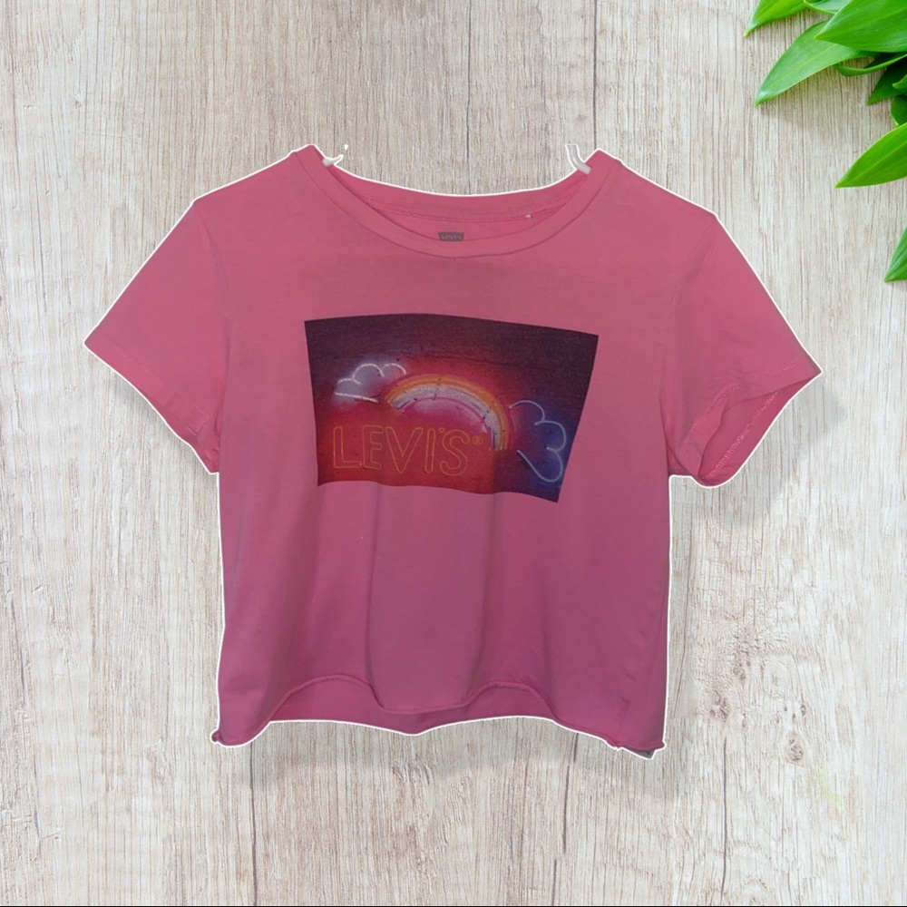 Levi’s tee